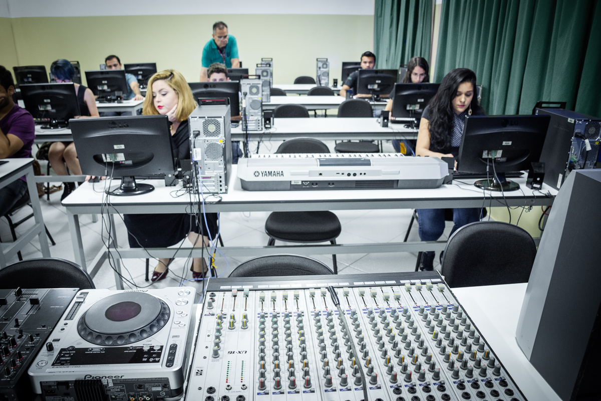 Música - laboratório de música e tecnologia